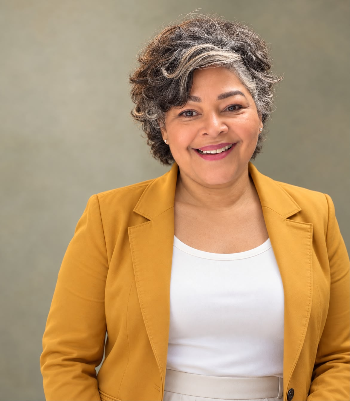 Claudia Lorett, fundadora de Relives, sonriendo